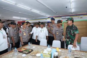 Hendry Rosyadi Dampingi Jokowi Tinjau Lokasi Terdampak Tsunami (ADV)
