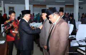 Hendry Rosyadi Lantik 2 Anggota DPRD PAW (ADV)