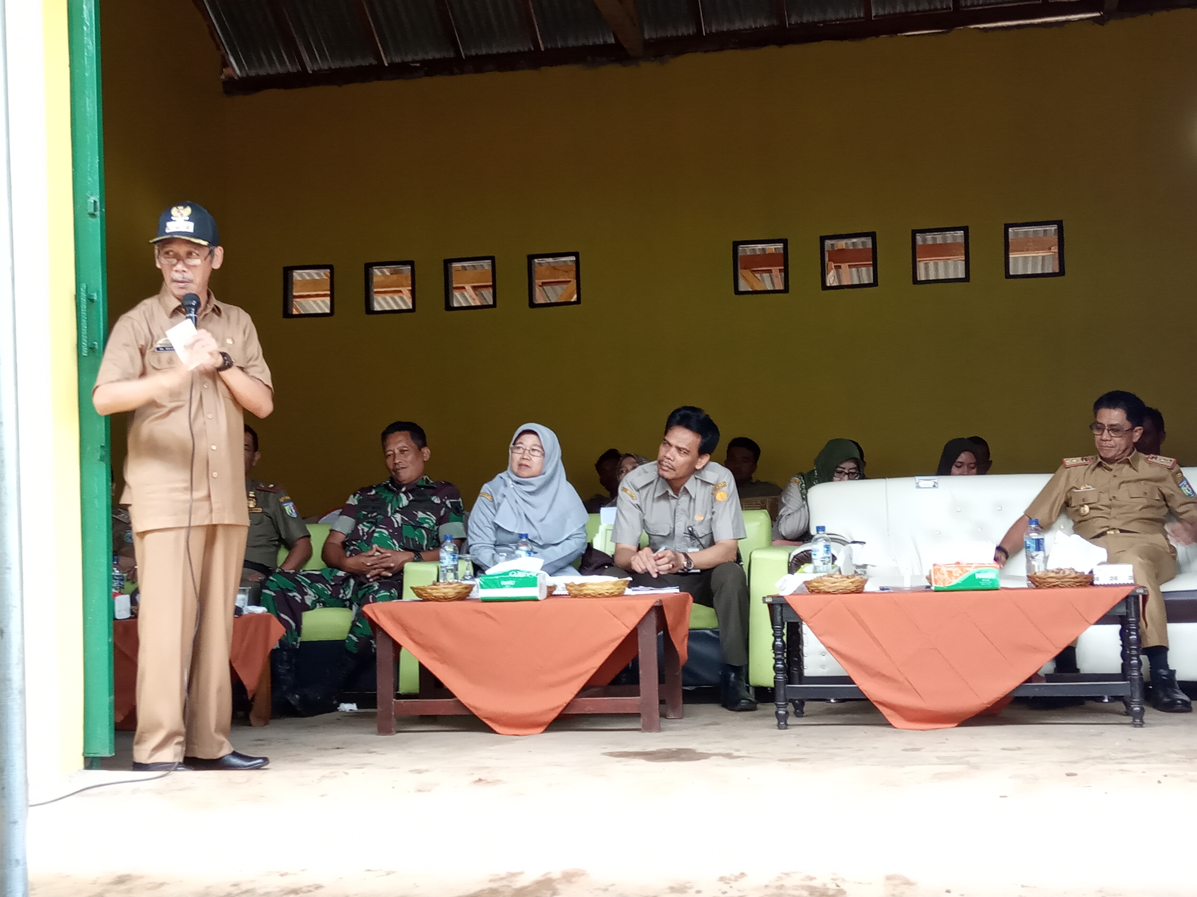 Bupati Pringsewu H Sujadi saat memberikan sambutan di acara penyerahan sertifikat tanda daftar varietas lokal benih padi lumbung sewu cantik