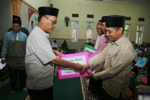 Safari Ramadhan, Pemkab Lampung Selatan Beri Bantuan Rumah Ibadah Di Kecamatan Way Sulan