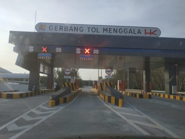 Pintu Tol Menggala KM 184 yang disoal dan diklaim masuk wilayah Kabupaten Tulangbawang