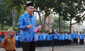 Staf Ahli Keuangan,Yusri Pimpin Apel Bulanan Dilingkungan Pemkab Lampung Selatan