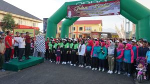 Plt Bupati Lampung Selatan Lepas Peserta Jalan Sehat HUT Bhayangkara Ke-73