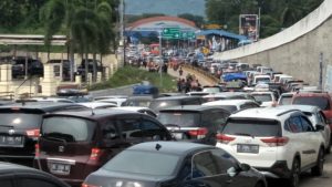 Macet Panjang Kendaraan Dipintu Masuk dan Keluar Pelabuhan Bakauheni