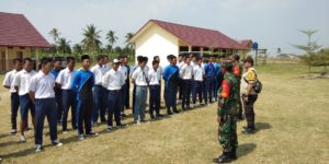 Babinsa Koramil 421-07 Sidomulyo dan Babinkamtibmas Polsek Sidomulyo Melaksanakan Seleksi Calon Anggota  Paskibraka