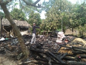 Gudang Penyimpanan Pupuk,Padi dan Peralatan Warga Titiwangi Candipuro Lamsel Ludes Terbakar