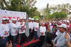 Dilepas Staf Ahli Bupati Lampung Selatan, Jalan Sehat HUT RI PTBA Di Kalianda Sukses