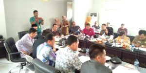 DPRD Lamsel Ajukan Hak Aspirasi Anggarkan Kenaikan Penghasilan Tetap Aparatur Desa