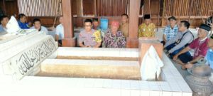 Kapolres Tubaba Ziarah Makam Minak Patih Pejurit