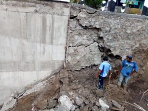 Fondasi Jebol, Pembangunan Jembatan Way Sima Diduga tak Sesuai Spesifikasi