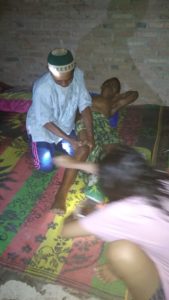 Hujan Deras Disertai Angin Kencang Rubuhkan Rumah Kakek-nenek di Waysulan