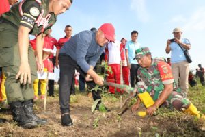 Go Green, Kodim 0421 Lampung Selatan Tanam 4.000 Pohon Di Ketapang