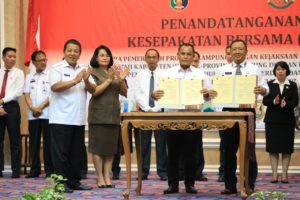 Nanang Ermanto Dan Kepala Daerah Se-Provinsi Lampung Teken MoU Dengan Kejaksaan