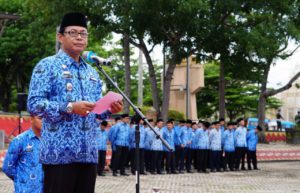 Pimpin Upacara Bulanan, Supriyanto Ingatkan ASN Bijak Bermedia Sosial