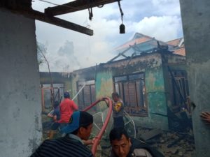 Rumah Di Waypanji Ludes Terbakar