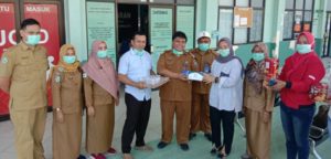 Hadapi Covid-19, Legislatif Beri Bantuan Masker Ke Tenaga Medis Sidomulyo