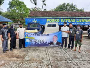 Anggota DPRD Lampung Imam Syuhada Bagikan Satu Ton Paket Beras Untuk Masyarakat Lampura Terdampak Banjir