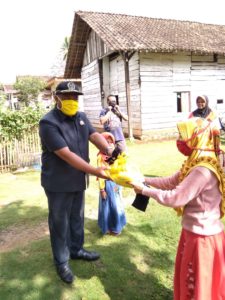 Anggota DPRD Tanggamus sosialisasikan social distancing
