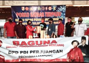 BAGUNA Partai PDIP Bagikan Takjil Kepada Masyarakat, Tenaga Medis, TNI/POLRI Dan Posko-Posko Covid-19