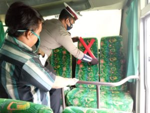 Po Bus Puspa Di Pasang Jaga Jarak Oleh Sat-lantas Polres Tanggamus