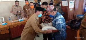 Pemkab Lampura Realisasikan 379 Ton Bantuan Beras ke Masyarakat di 15 Kelurahan
