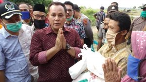 Kunjungi Korban Banjir Di Sidomulyo, Nanang Berikan Bantuan