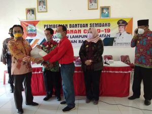 Di Kecamatan Rajabasa, Pemkab Lamsel Salurkan 1.466 Paket Sembako