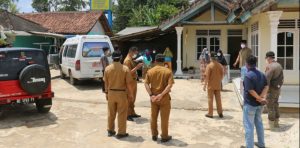 Sujadi antarkan Pulang Dua Pasien Covid-19 Usai Jalani Isolasi