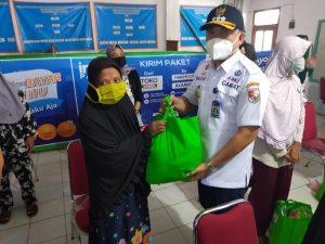 Dua Kampung Tubaba Terima Bantuan 700 Paket Sembako Dari Indomaret dan Nestle