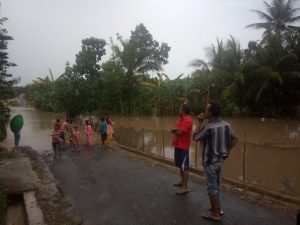 Diguyur Hujan, Jalan, Rumah dan Masjid di Wilayah Pringsewu Digenangi Air