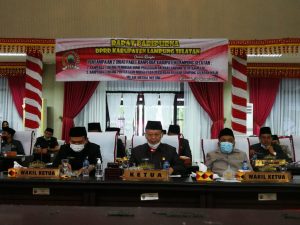 DPRD Lampung Selatan Gelar Sidang Perdana di 2021, Nanang Sampaikan Dua Paket Raperda tentang BUMD