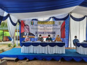 Gelar Sosper, Imam Syuhada Bagikan Buku Pedoman Pentingnya Taati Prokes