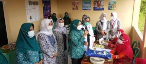 Tinjau Pelayanan Posyandu, Winarni Beri Tambahan Asupan Gizi Kepada Ibu Hamil Dan Balita