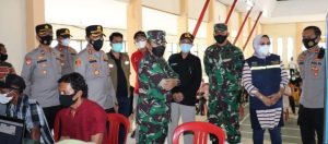 Sekda Lampung Selatan dan Forkopimda Monitoring Serbuan Vaksinasi Covid-19 di Penengahan