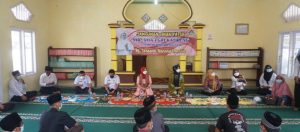 Ketua Tim Penggerak PKK Kabupaten Lampung Selatan Santuni Anak Yatim di SMP-SMA PGRI Katibung