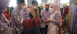 Bunda Winarni Hadiri Gelaran Lampung Craft Kedua Tahun 2021