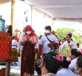 Jelang Nyepi, Umat Hindu Desa Balinuraga Gelar Acara Melasti di Pura Ulun Suwi