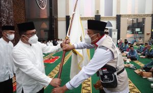 Sekda Lamsel Thamrin Lepas Keberangkatan 220 Jemaah Calon Haji Lampung Selatan ke Tanah Suci