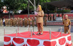 Asisten Pemerintahan dan Kesra Setdakab Lampung Selatan Pimpin Apel Mingguan