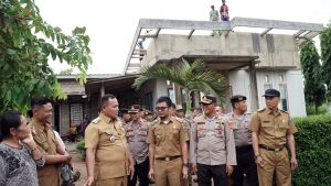 Bupati Lampung Selatan Tinjau Desa Yang Terdampak Puting Beliung di Tanjung Sari