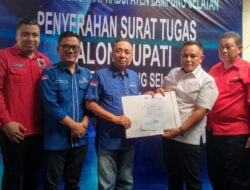 Serahkan Surat Tugas, Demokrat Tidak Ikutan Cawe-cawe Bakal Pendamping Nanang