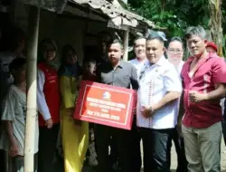 Warga Desa Negeri Pandan Terima Bantuan Bedah Rumah dari Bupati Lampung Selatan 