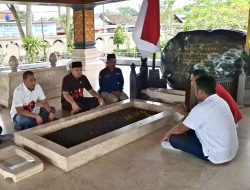 Wakil Ketua I DPRD Lamsel Ziarah Makam Bung Karno