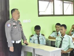 Satlantas Polres Lamsel Gelar “Police Goes to School” Edukasi Berlalulintas ke SMAN 2 Kalianda