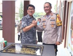Bupati-Kapolres Lampura Tanda Tangani Prasasti Hibah Gedung Propam Tathya Daraka