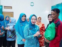Jelang Iedul Fitri 1447 H, TP PKK dan Dharma Wanita Lampura Berikan Bantuan ke Masyarakat 