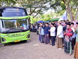1.350 Santri Lampung Diberangkatkan ke Lirboyo, Bupati Egi Titipkan Pesan Pengabdian